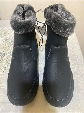 Khombu Black Ankle Boots with Gray Faux-Fur Cuff